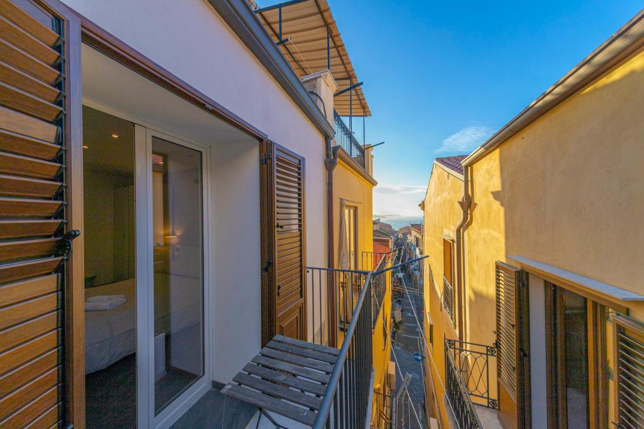 Kefa Holiday - Alle Torri Apartments Cefalù Exteriör bild
