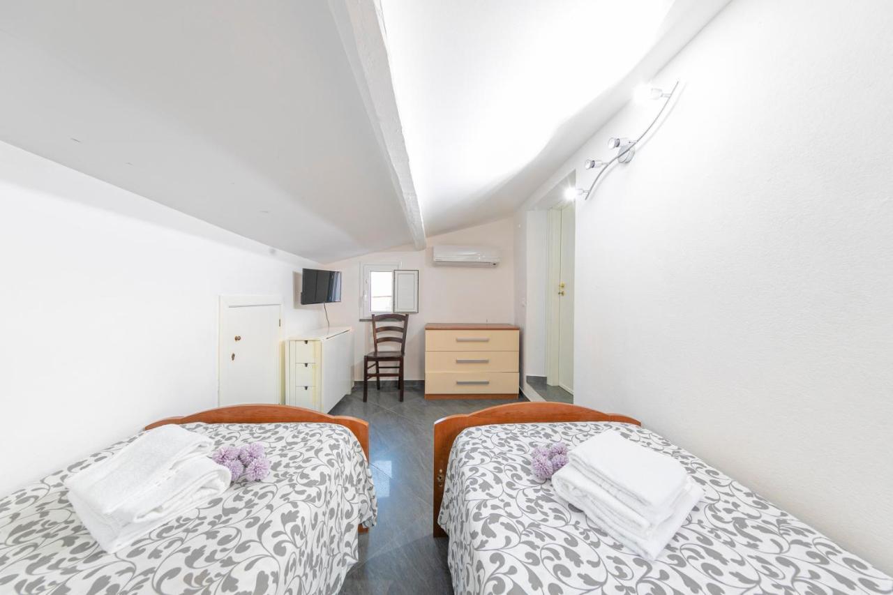 Kefa Holiday - Alle Torri Apartments Cefalù Exteriör bild